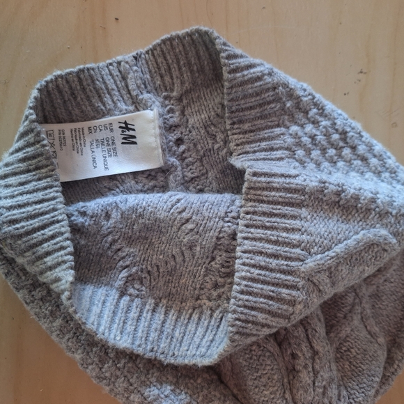 Cableknit gray toque by H&M - Picture 2 of 3